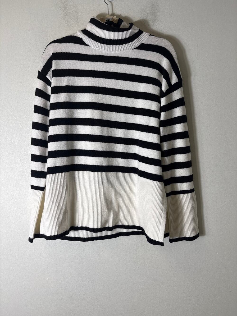 No Brand Black and White Stripe Turtleneck Sweater Sz L